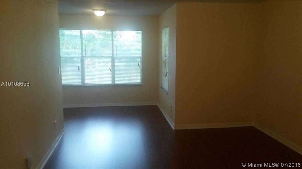 Great complex, close to 595, I75, Sawgrass mills mall. Amenities include a beautiful clubhouse, pool, gym etc.
Layout is spacious with lots of closet space.Washer and dryer in unit. Tenant moves out July 31. Landlord request 620+ credit, valid proof of income showing 3X rent per month.