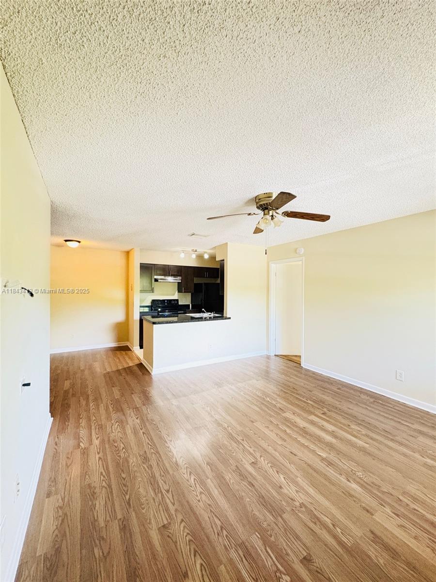 SHOW AND RENT THIS 2 BEDROOM, 2 BATH CONDO LOCATED IN BEAUTIFUL “BELLA GRAND.” VERY FAST APPROVAL. UPDATED KITCHEN, TILE AND LAMINATE THRU OUT, (NO CARPETS). ALL APPLIANCES INCLUDING A WASHER AND DRYER IN THE UNIT. SPLIT BEDROOM PLAN, SCREENED PATIO/BALCONY WITH STORAGE SPACE. AMENITIES INCLUDE A COMMUNITY POOL, TENNIS, AND A CLUBHOUSE. EXCELLENT LOCATION MINUTES TO THE PEMBROKE LAKES MALL, PEMBROKE GARDENS, AND TONS OF SHOPPING AND RESTAURANTS. GREAT SCHOOLS.