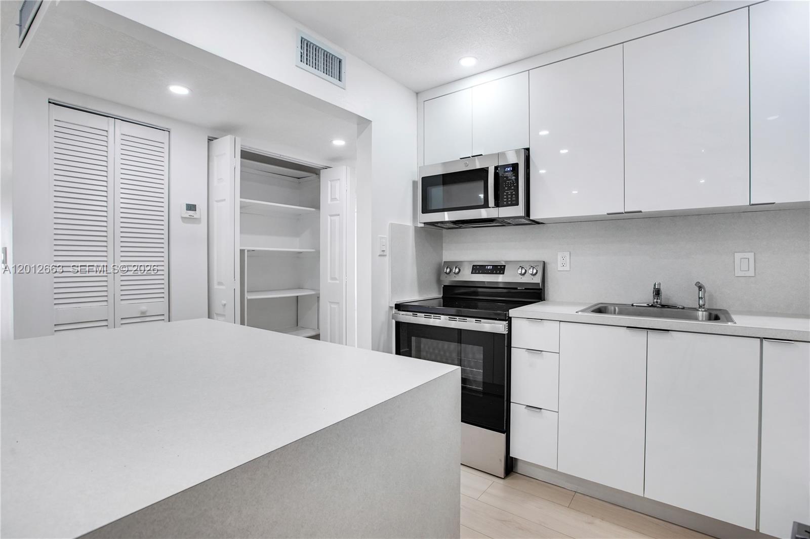 WESTLAND SOUTH CONDO - Residential Lease