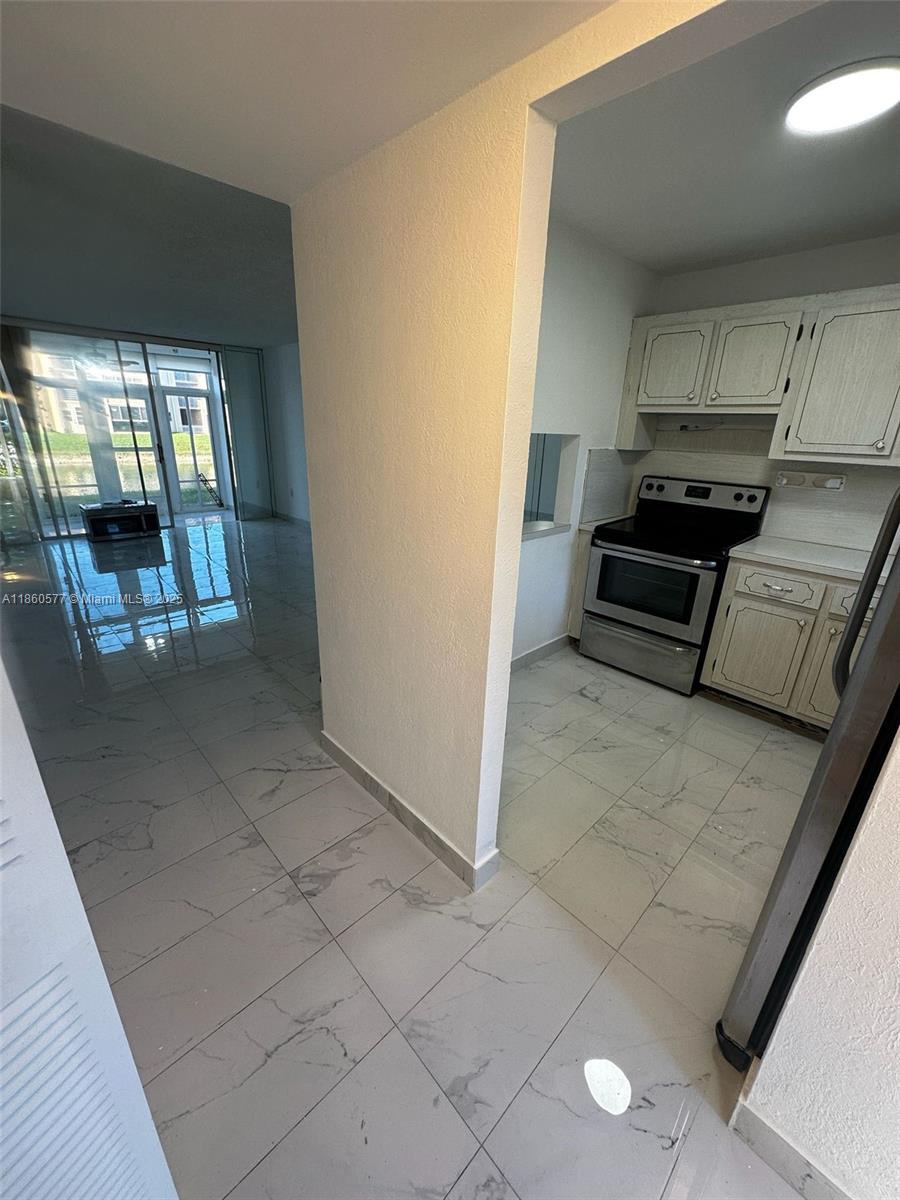 8951 Sunrise Lakes Blvd 105