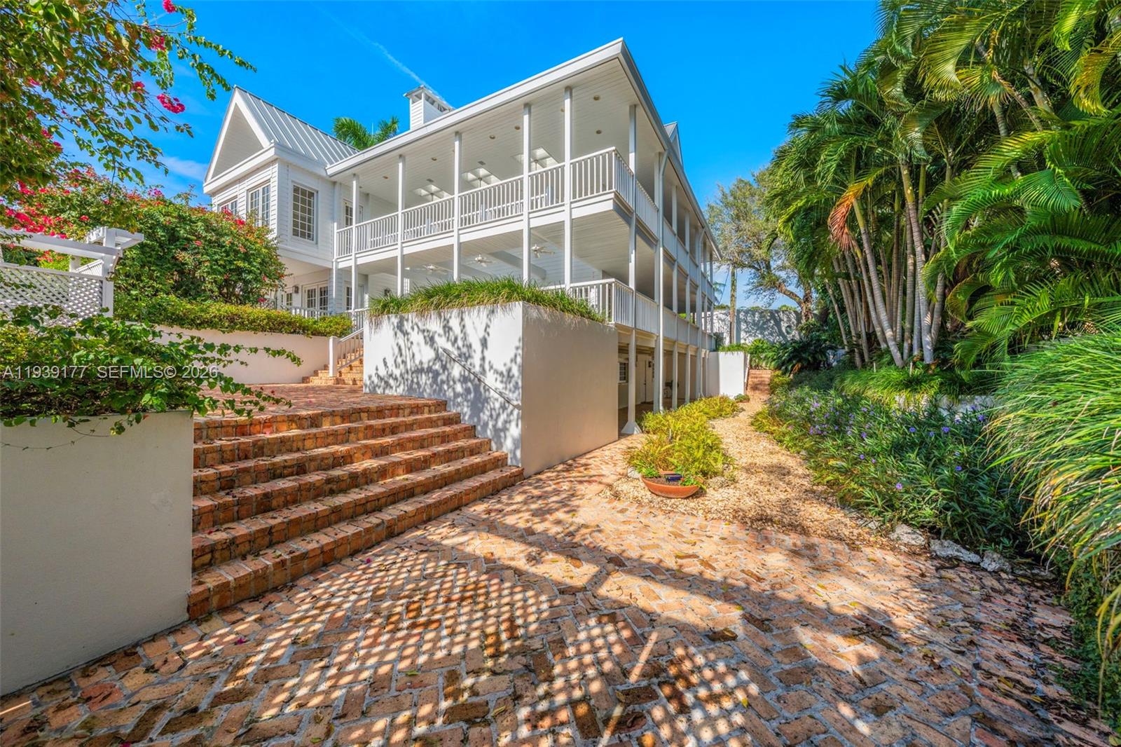 THE MOORINGS - Residential