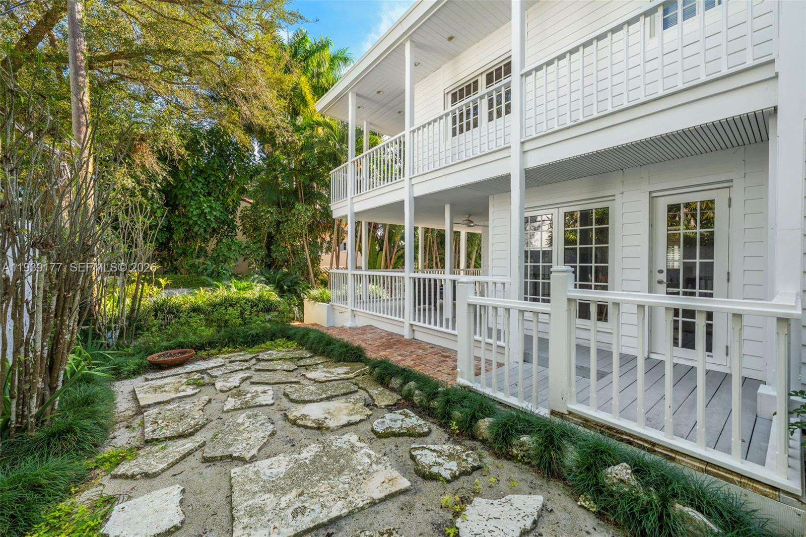 THE MOORINGS - Residential