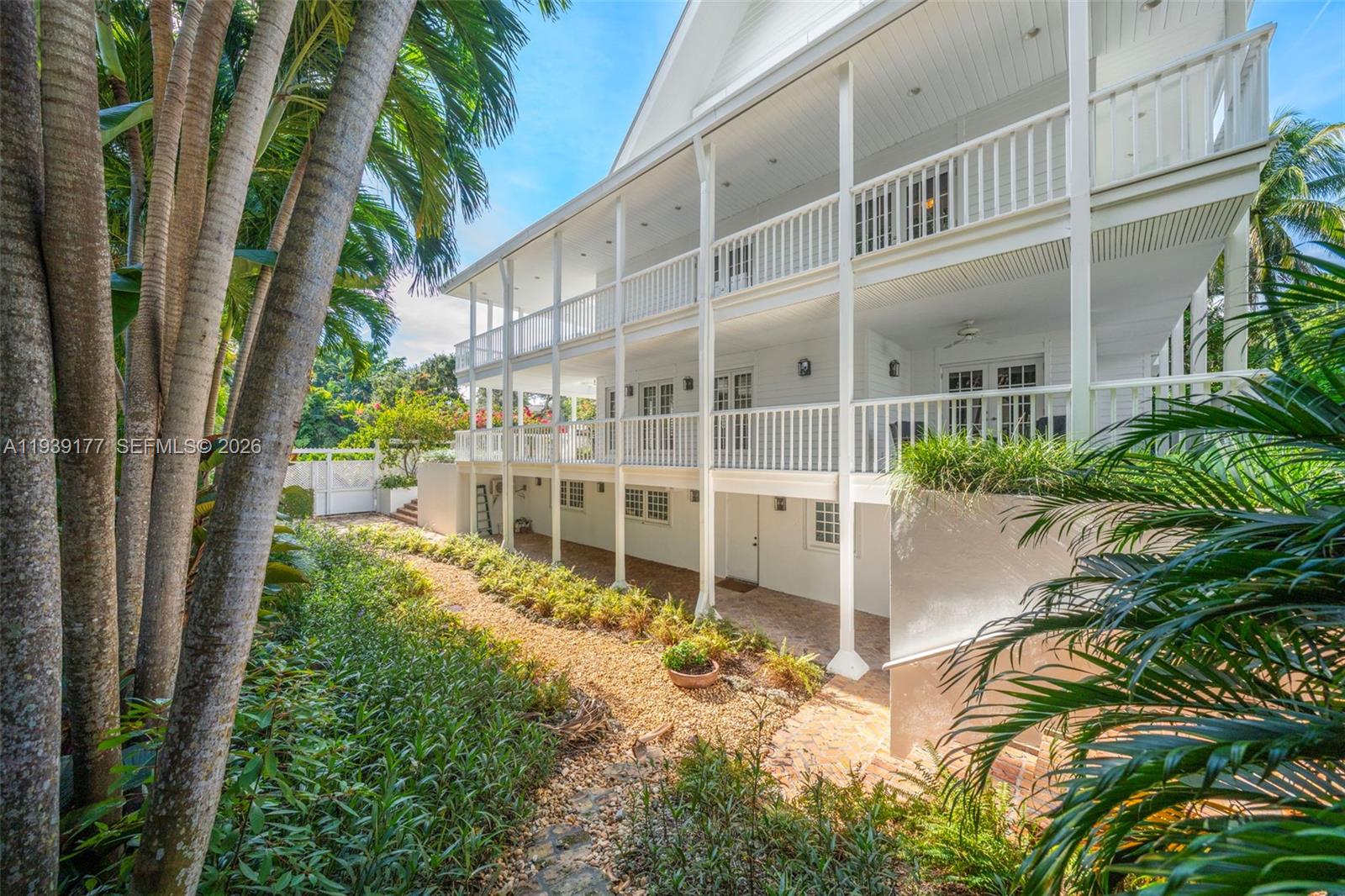 THE MOORINGS - Residential