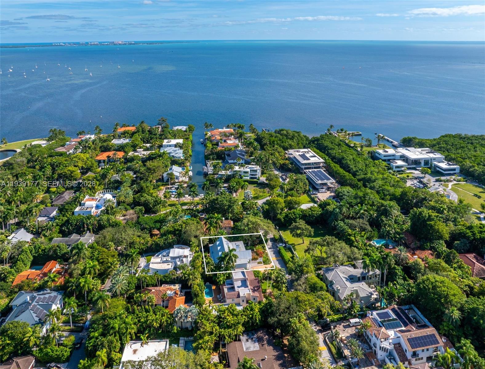 THE MOORINGS - Residential