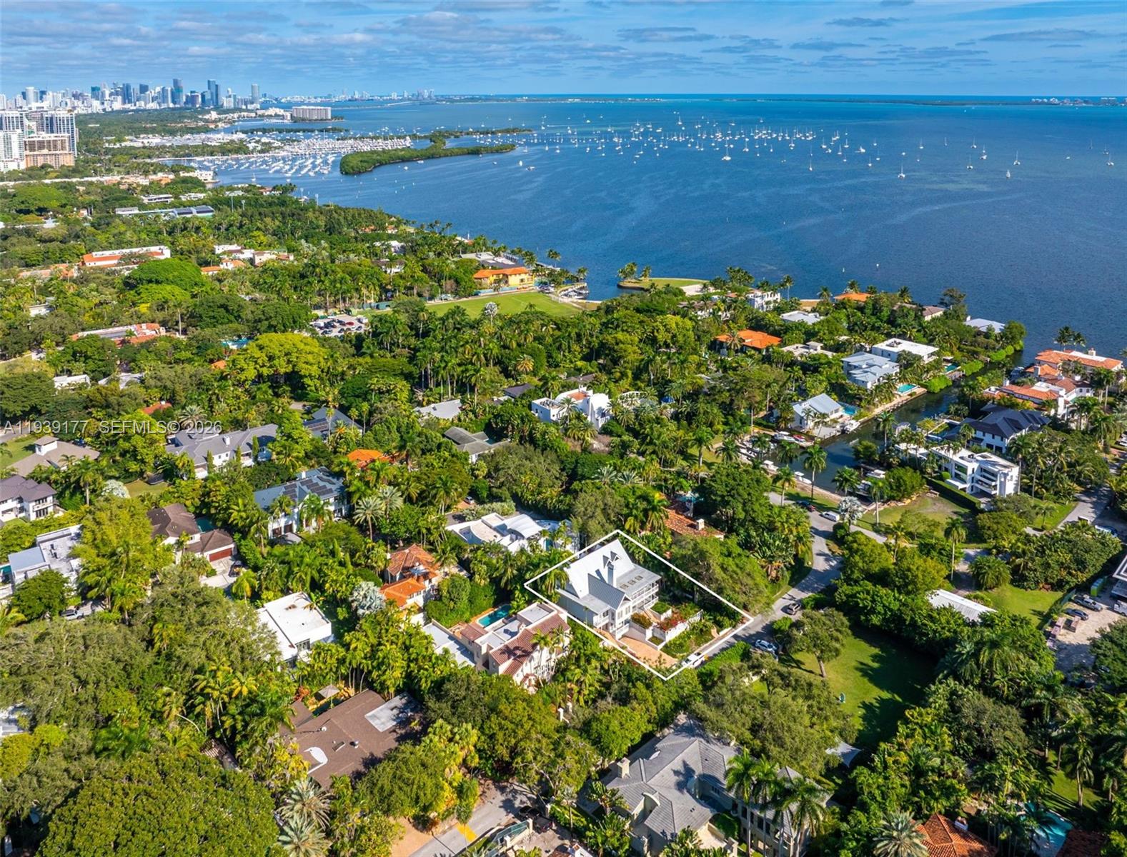 THE MOORINGS - Residential