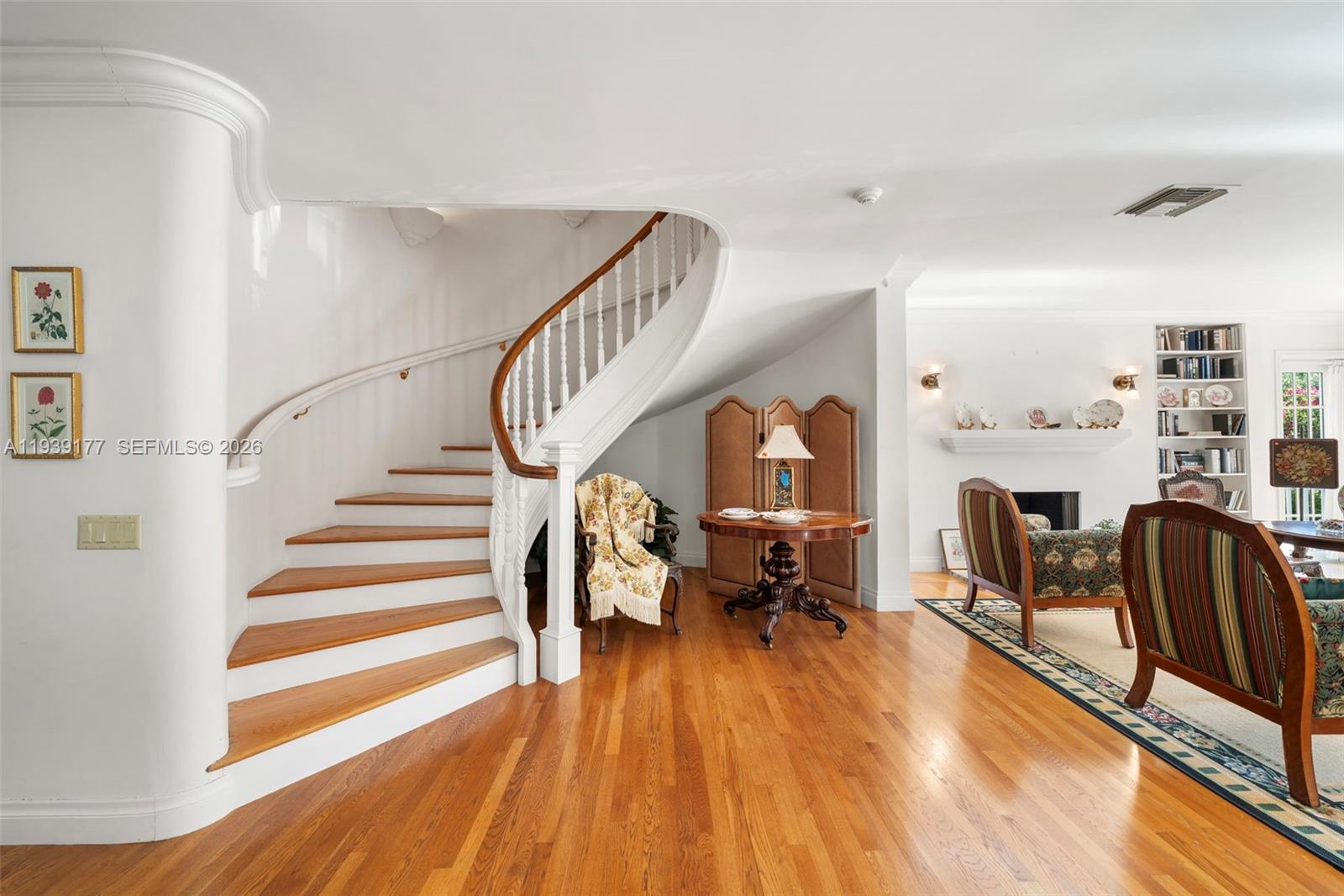 THE MOORINGS - Residential