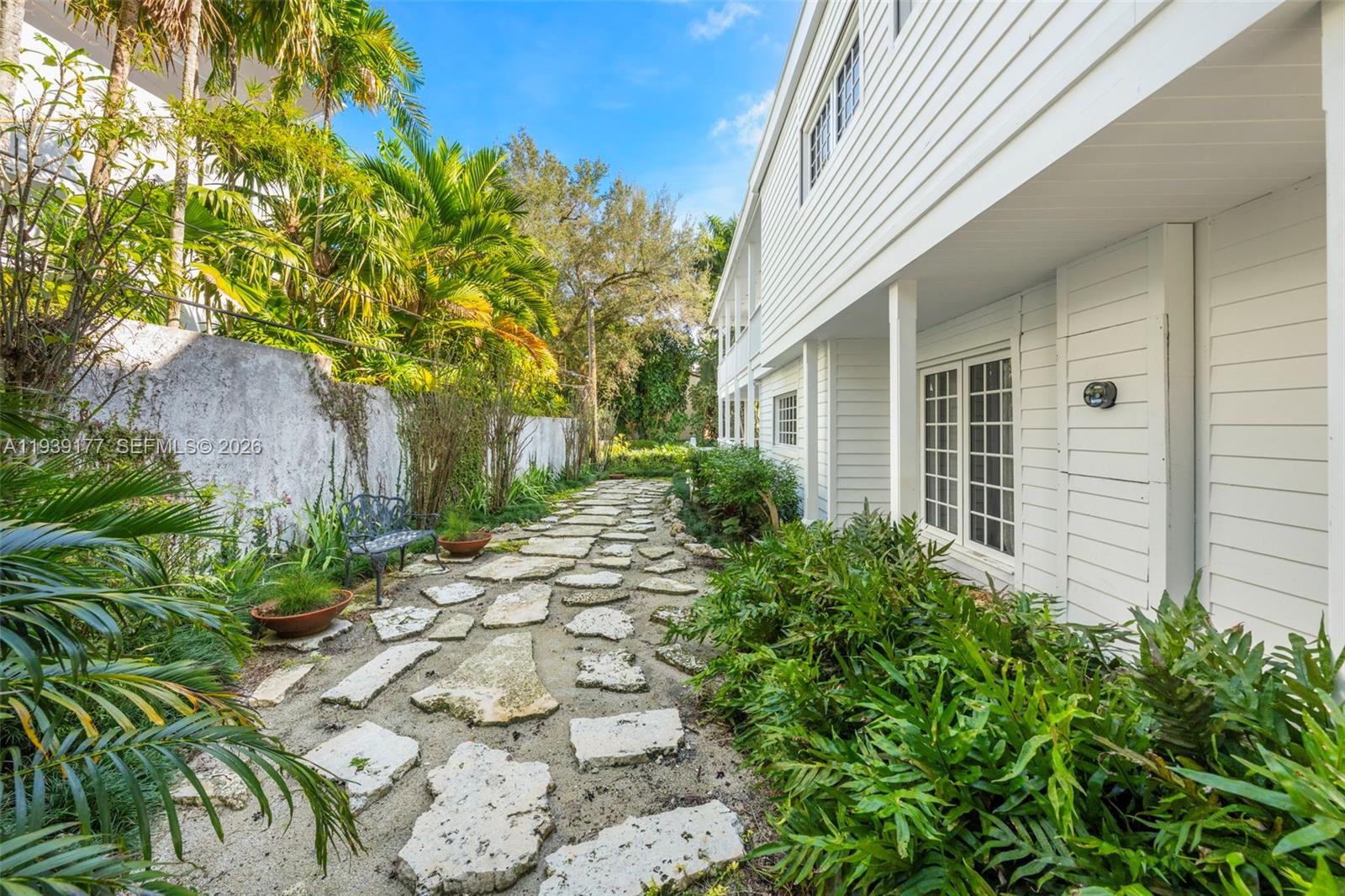 THE MOORINGS - Residential