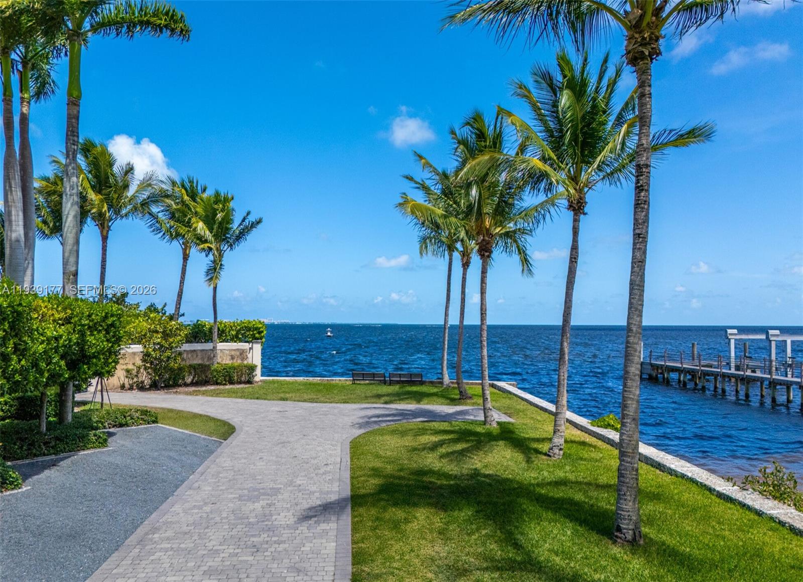 THE MOORINGS - Residential