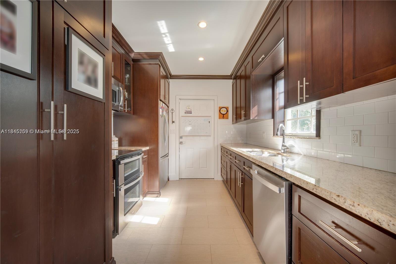 MAC FARLANE HOMESTEAD - Residential Lease