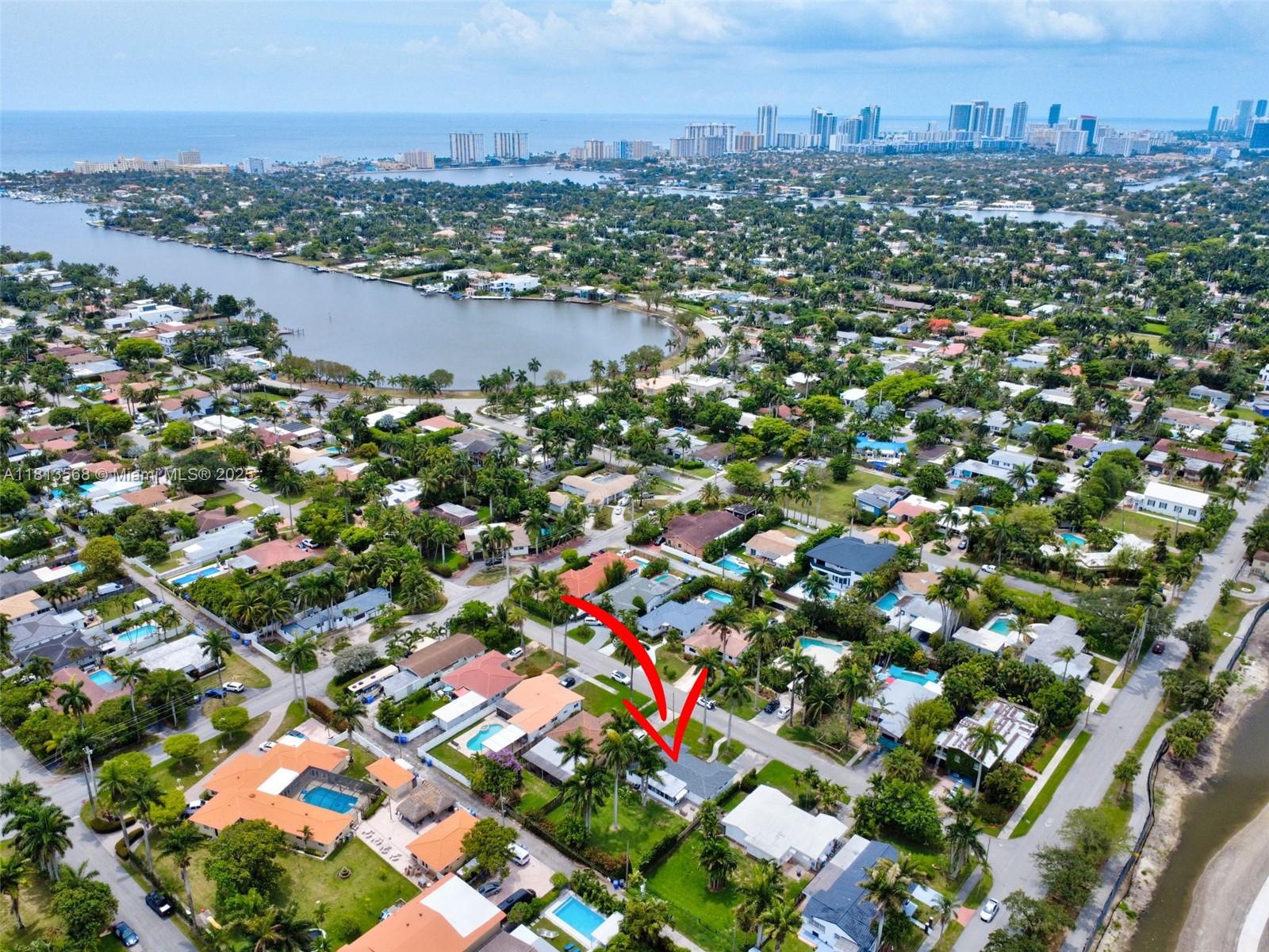 HOLLYWOOD LAKES SECTION - Residential