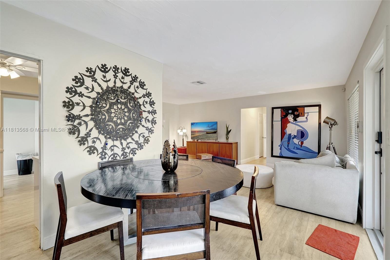 HOLLYWOOD LAKES SECTION - Residential