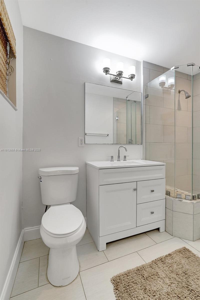 HOLLYWOOD LAKES SECTION - Residential