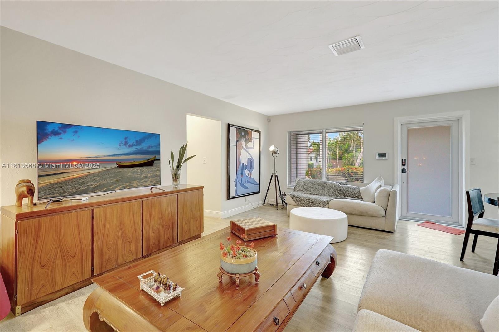 HOLLYWOOD LAKES SECTION - Residential