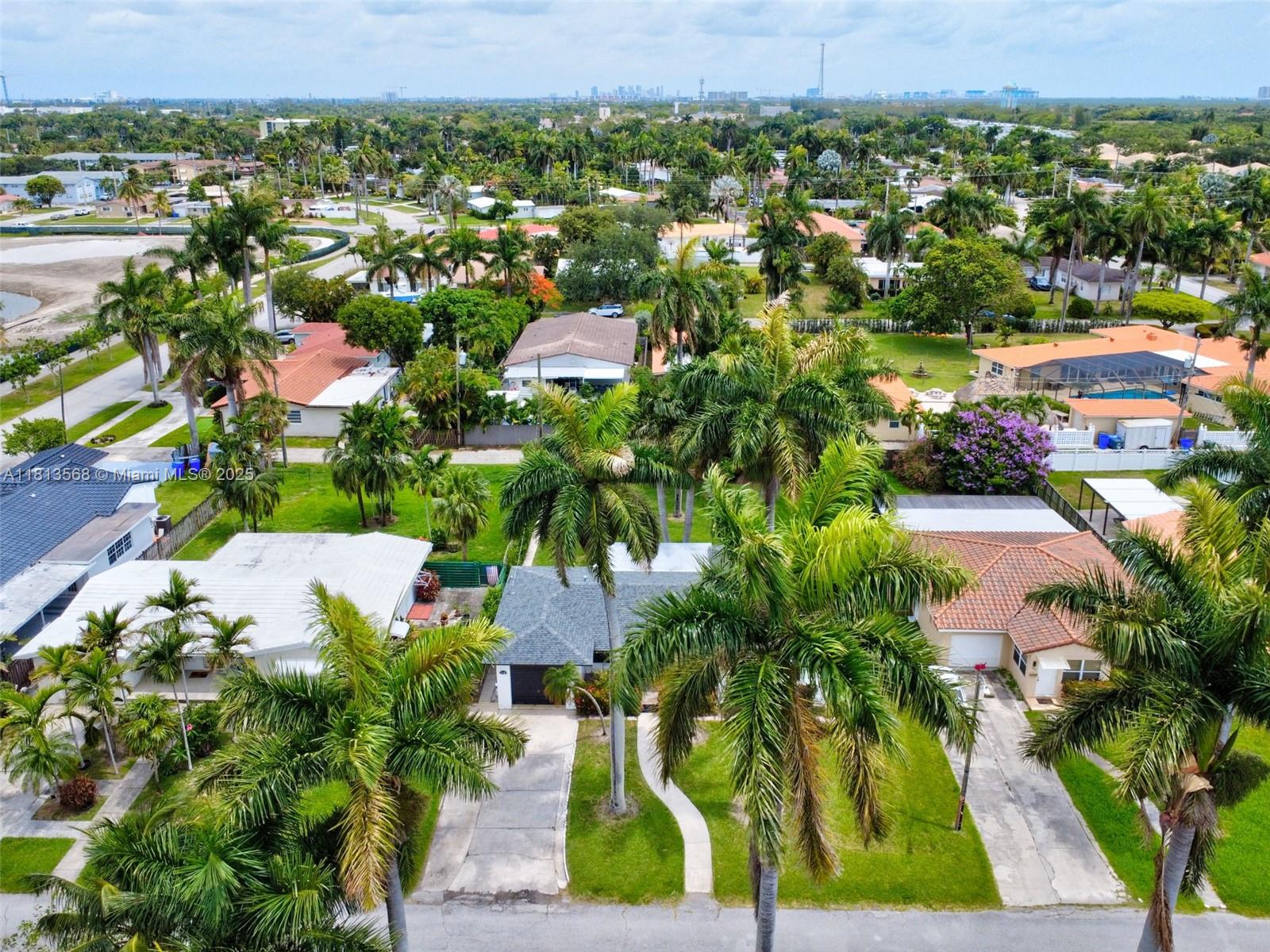 HOLLYWOOD LAKES SECTION - Residential