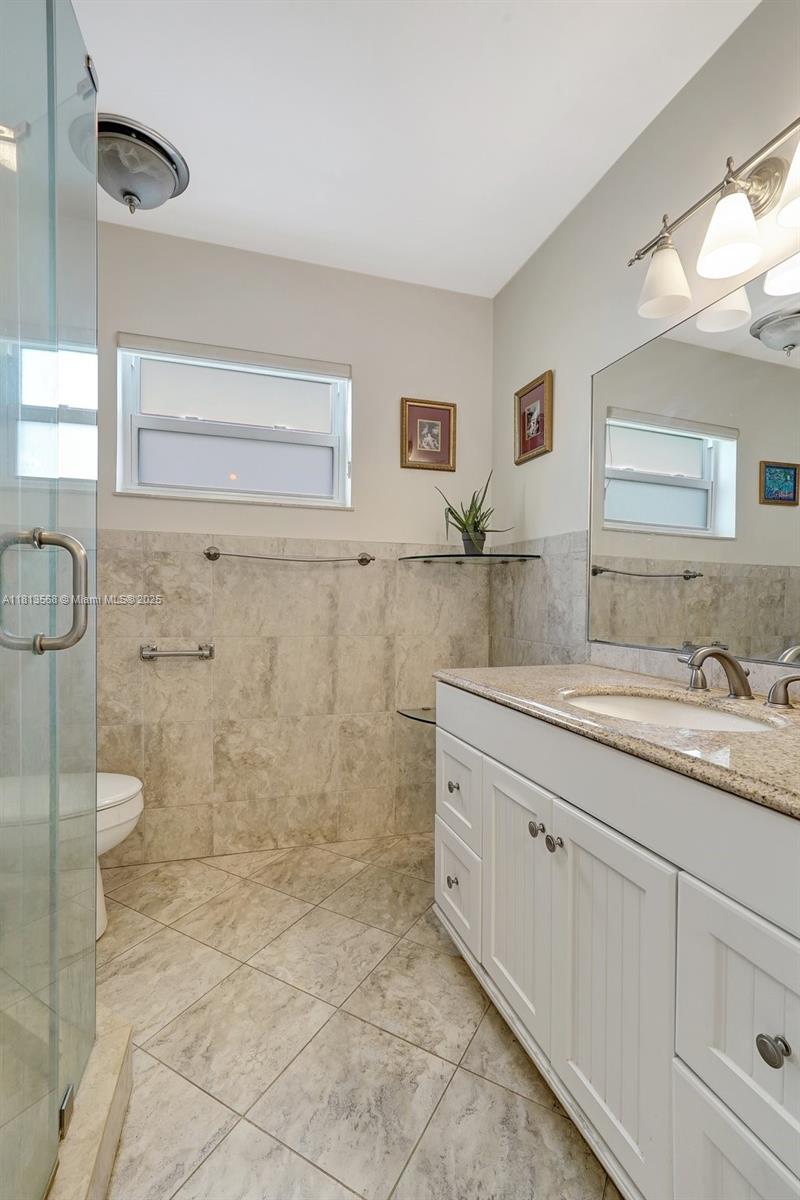 HOLLYWOOD LAKES SECTION - Residential