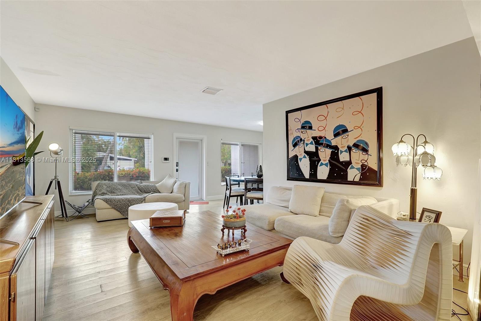 HOLLYWOOD LAKES SECTION - Residential