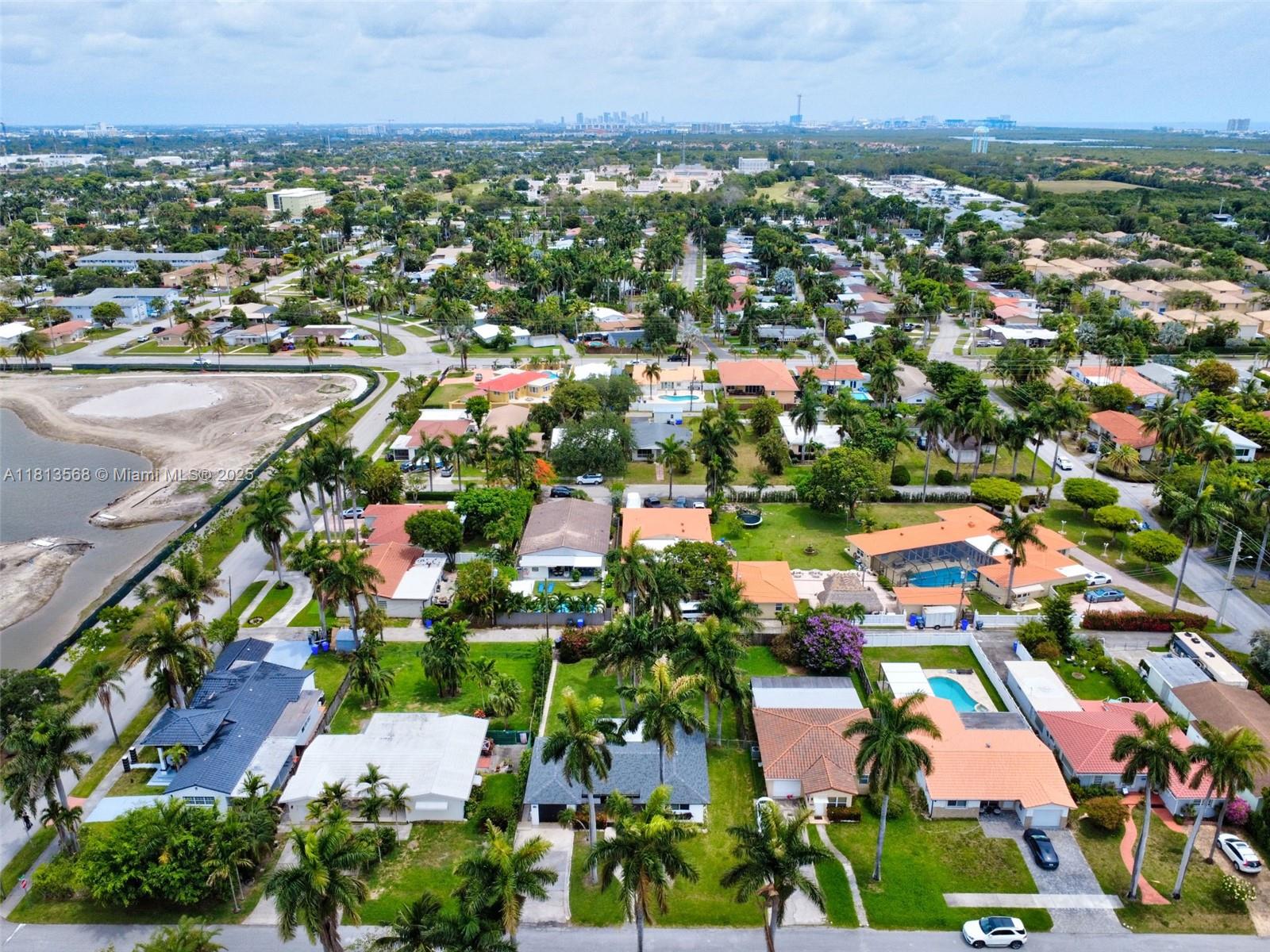 HOLLYWOOD LAKES SECTION - Residential