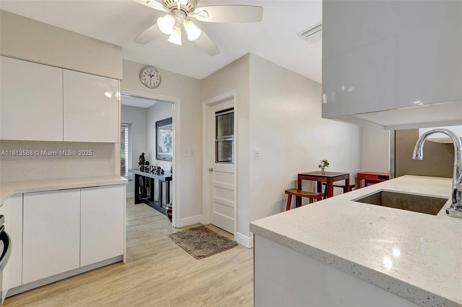 HOLLYWOOD LAKES SECTION - Residential