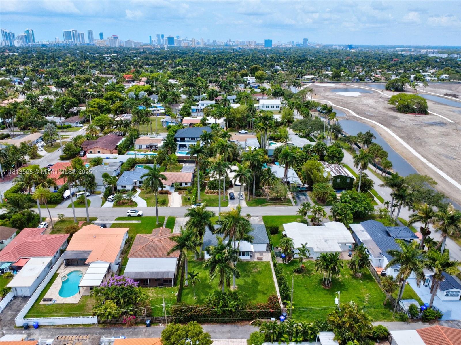 HOLLYWOOD LAKES SECTION - Residential