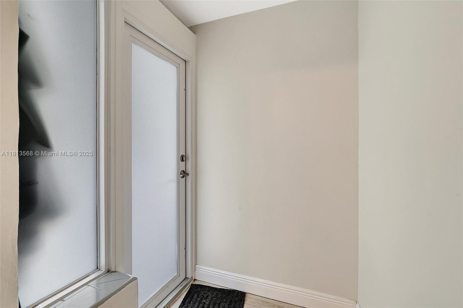 HOLLYWOOD LAKES SECTION - Residential