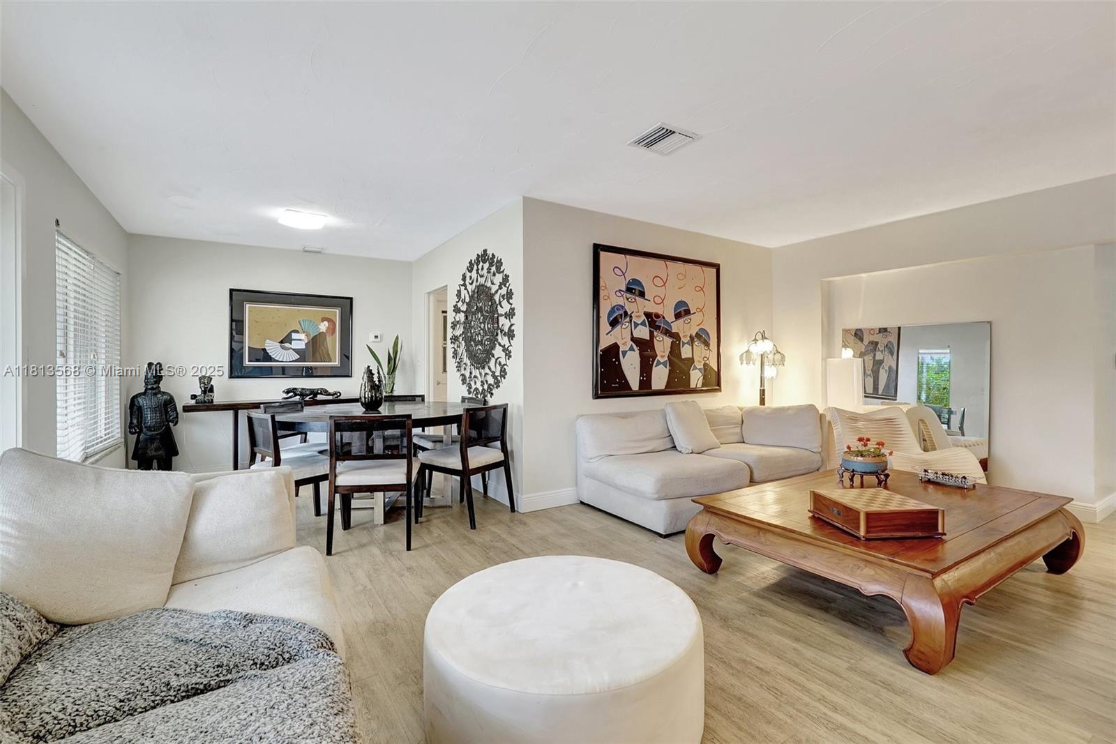 HOLLYWOOD LAKES SECTION - Residential