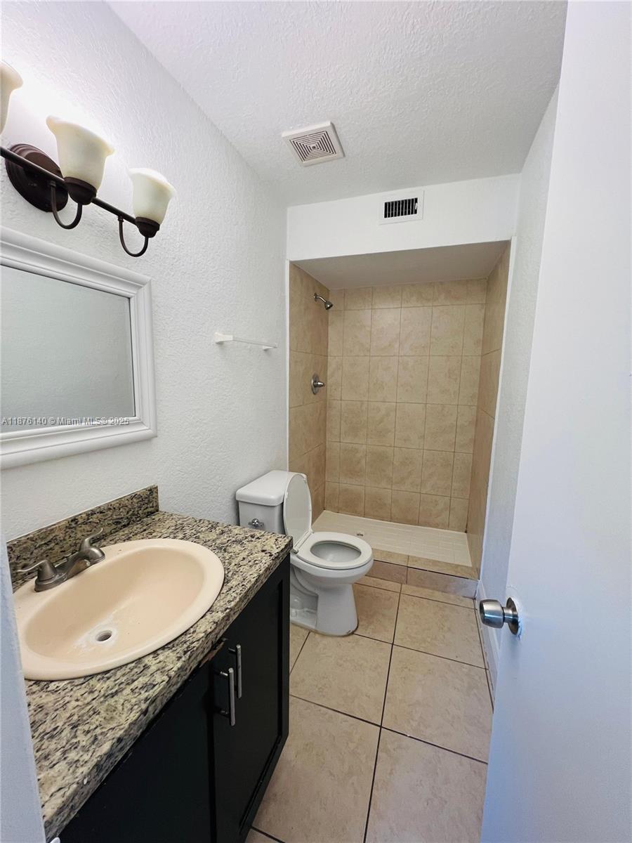 GALLOWOOD CONDO - Residential Lease