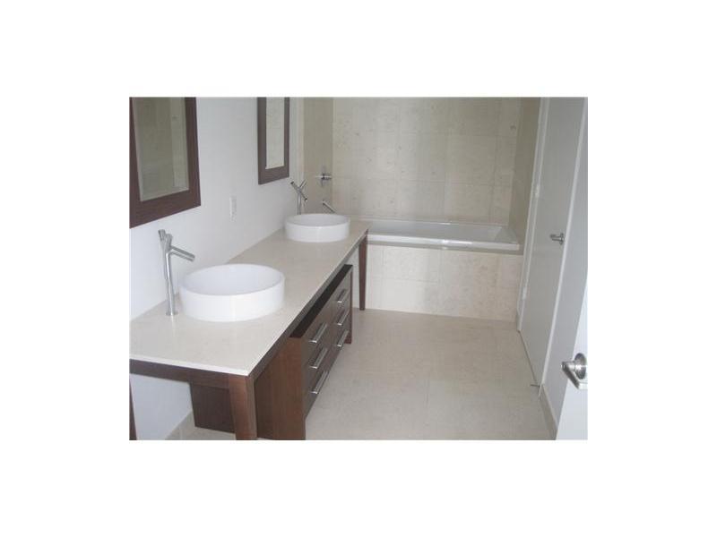 ICONBRICKELL CONDO NO 1 - Residential Lease