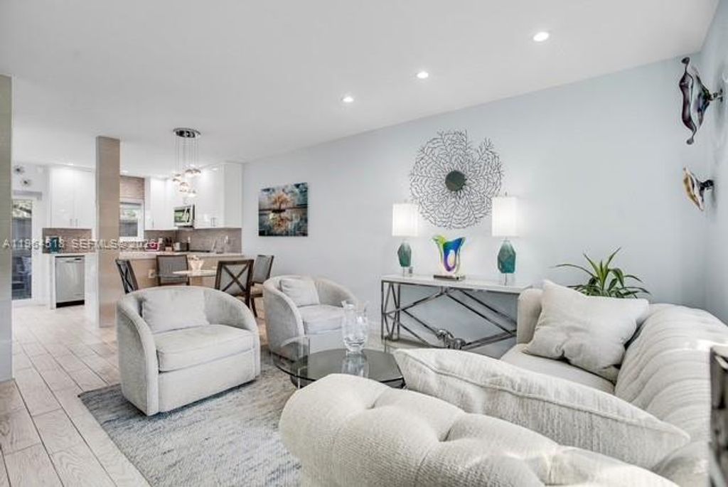 Photo of 39 NE 20th Ct #9A, Wilton Manors, FL 33305 (MLS # A11964518)