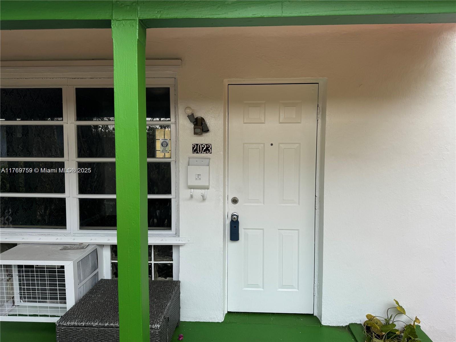 2023 Taylor St 2023, Hollywood, Broward County, Florida - 2 Bedrooms  
1 Bathrooms - 