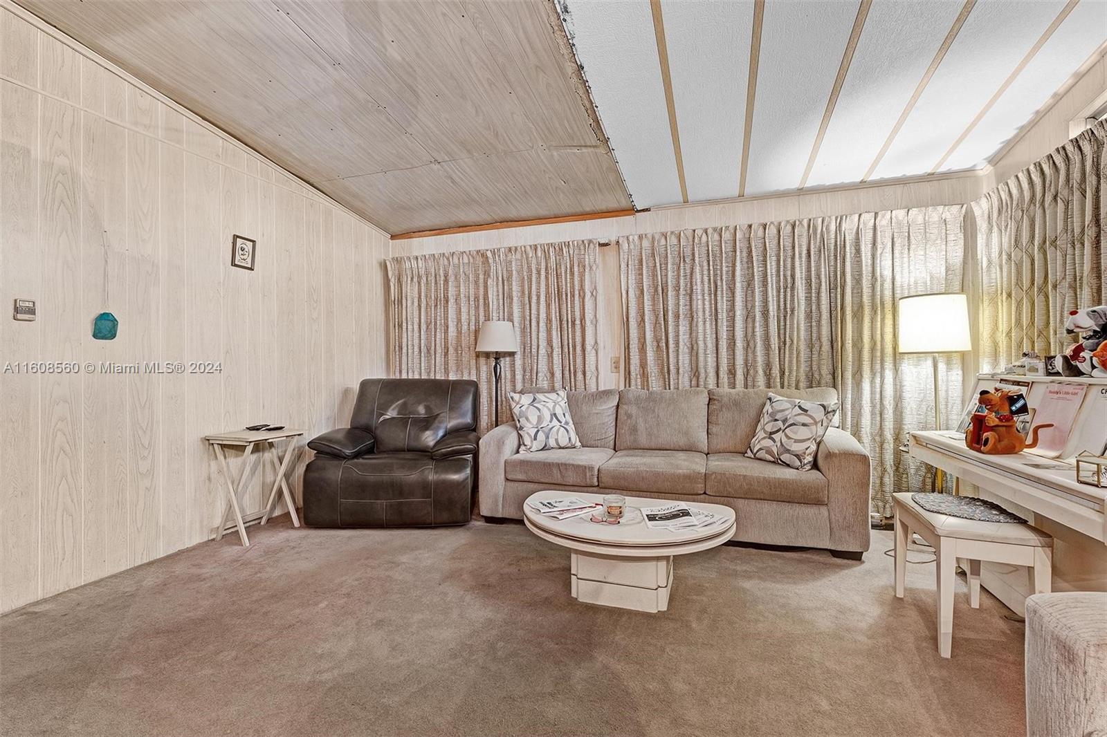 JAMAICA BAY MOBILE HOME C - Residential