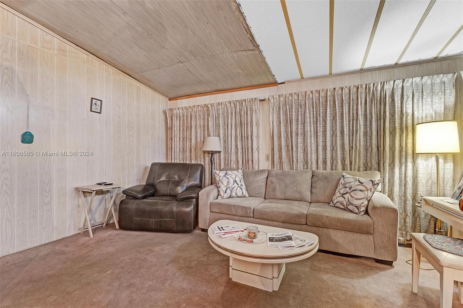 JAMAICA BAY MOBILE HOME C - Residential