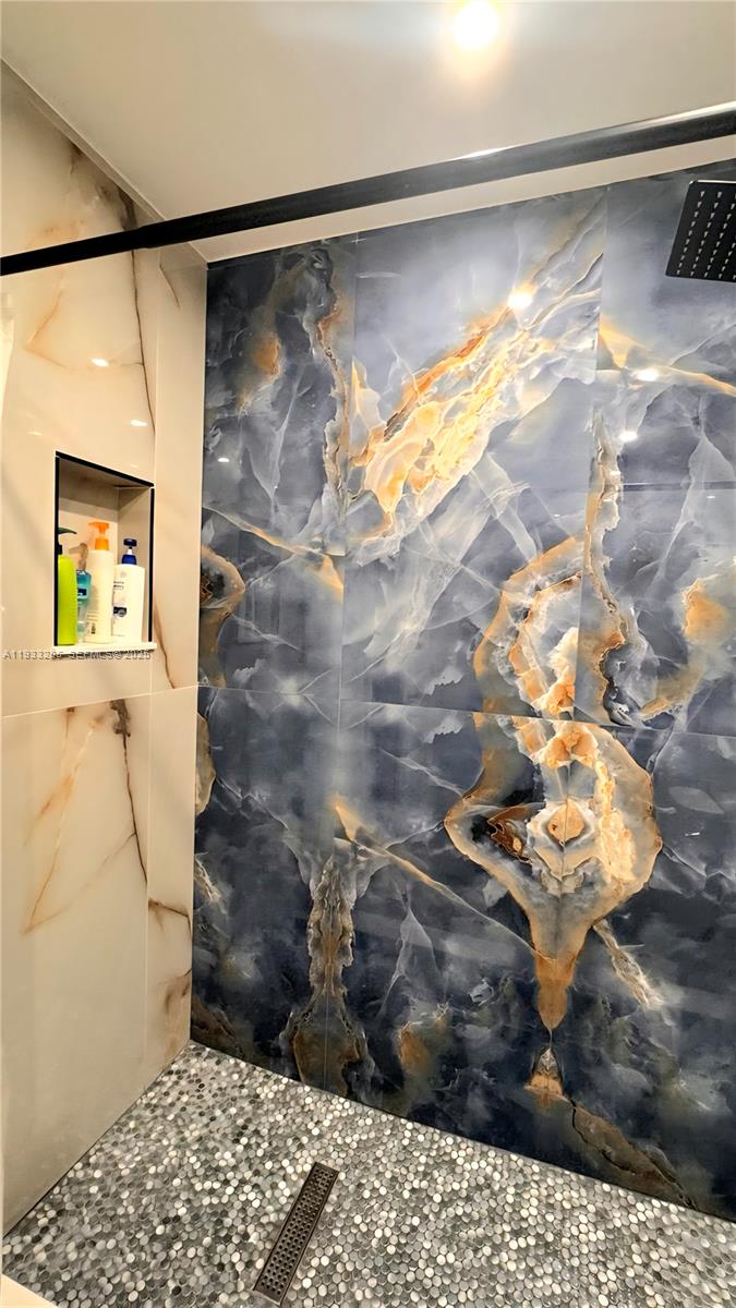 VILLAS AT CARRIAGE HILLS - Residential