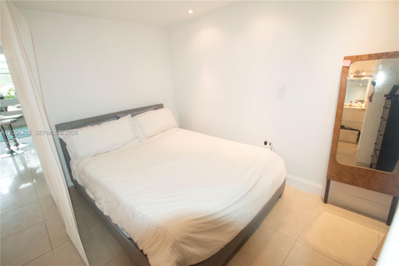 FOUR AMBASSADORS CONDO PH - Residential Lease