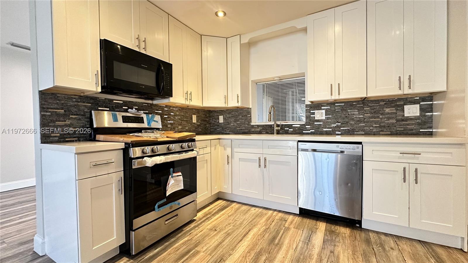 SUNRISE GOLF VILLAGE SEC - Residential