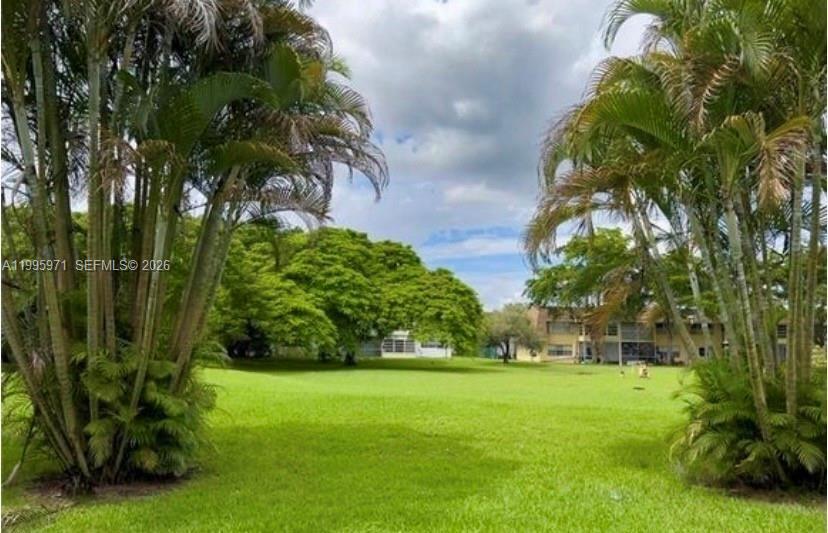 APPLEGREEN CONDO APTS 1 - Residential