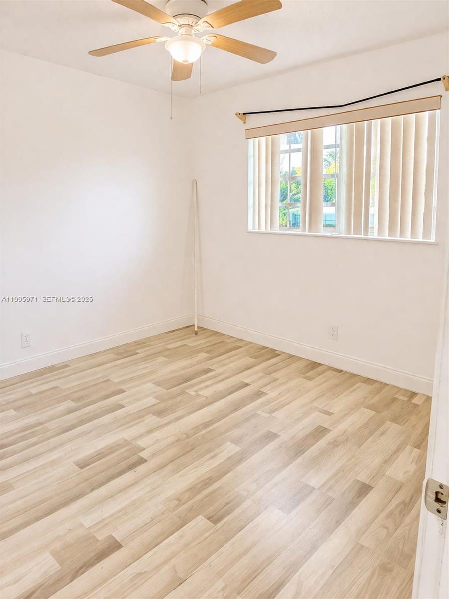 APPLEGREEN CONDO APTS 1 - Residential