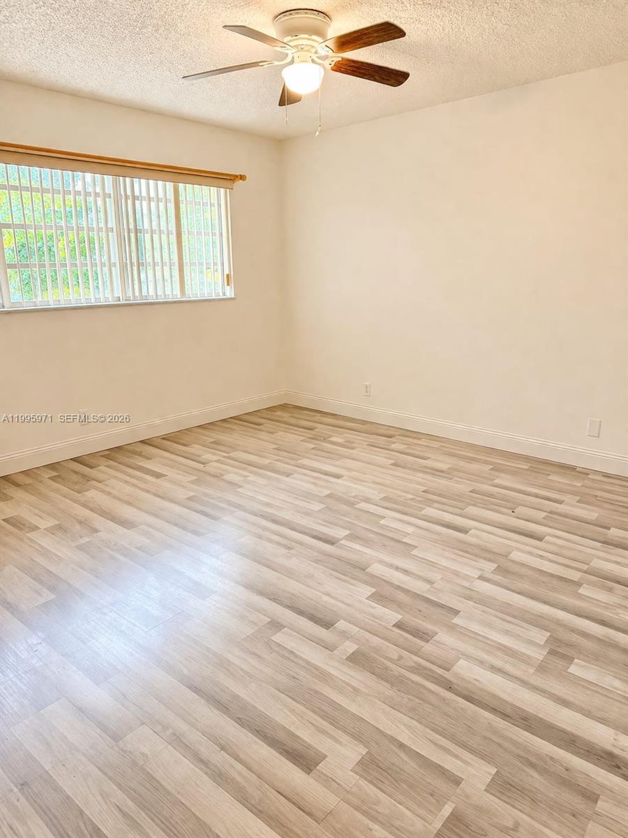 APPLEGREEN CONDO APTS 1 - Residential