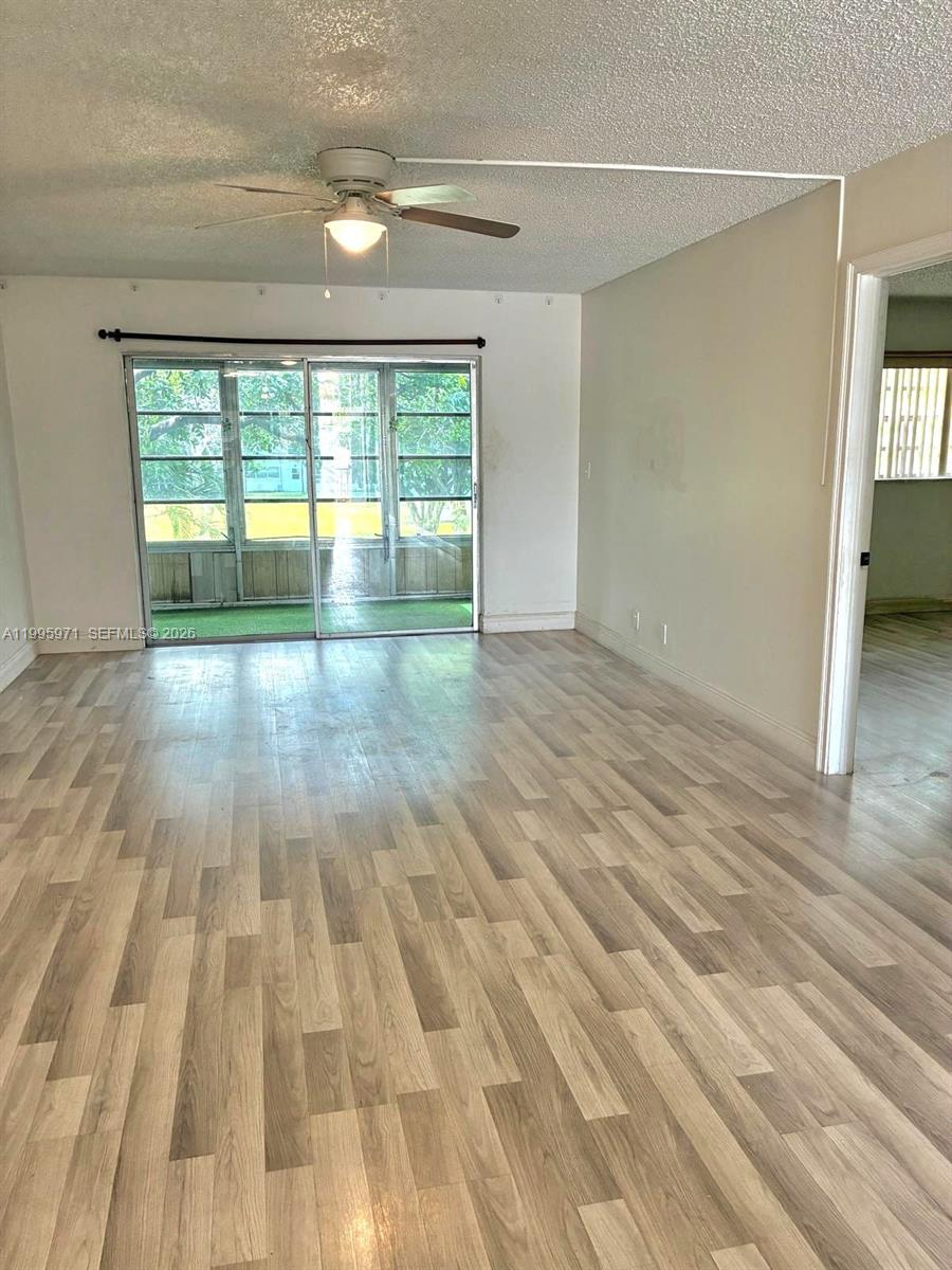 APPLEGREEN CONDO APTS 1 - Residential