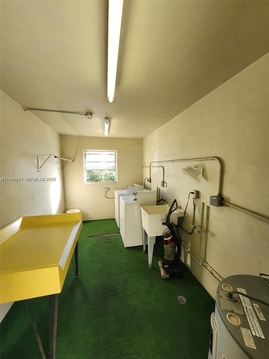 APPLEGREEN CONDO APTS 1 - Residential