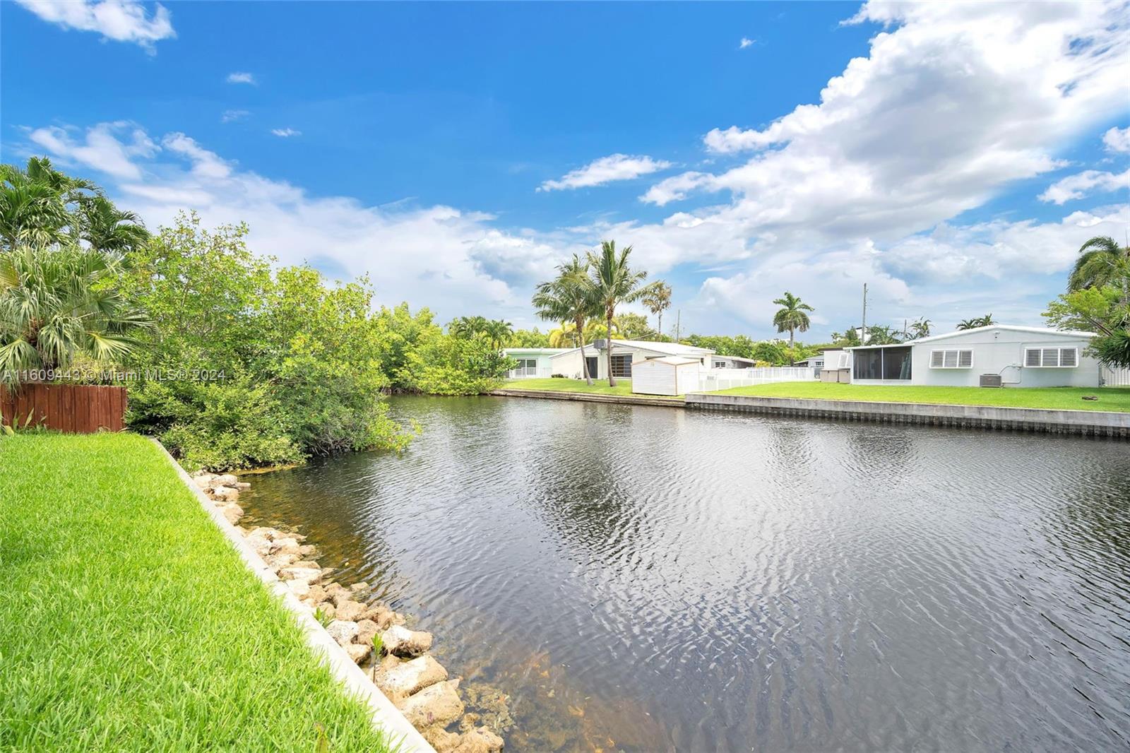 LOOK HOMESITES NO 4 - Residential