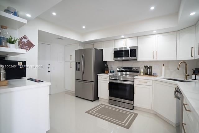 BAYVIEW TOWERS CONDO SOUT - Residential