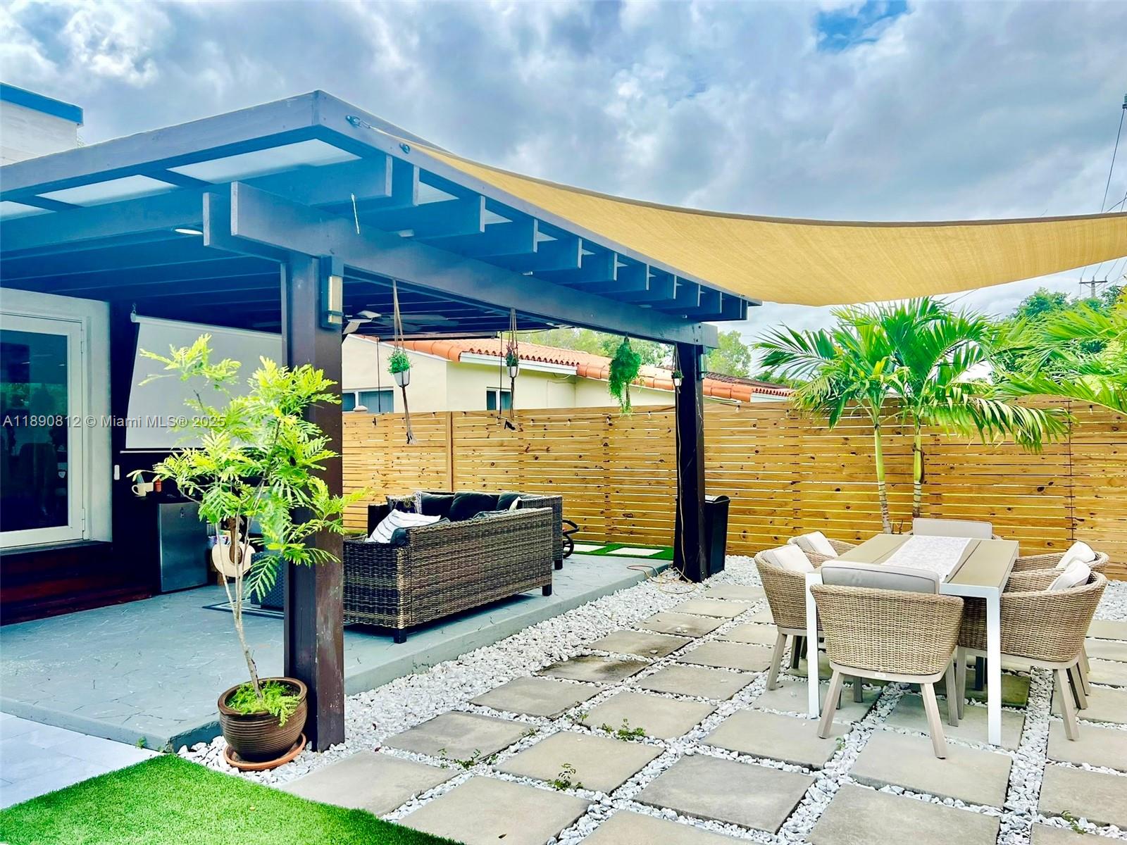 FLEEMAN GROVE - Residential Lease