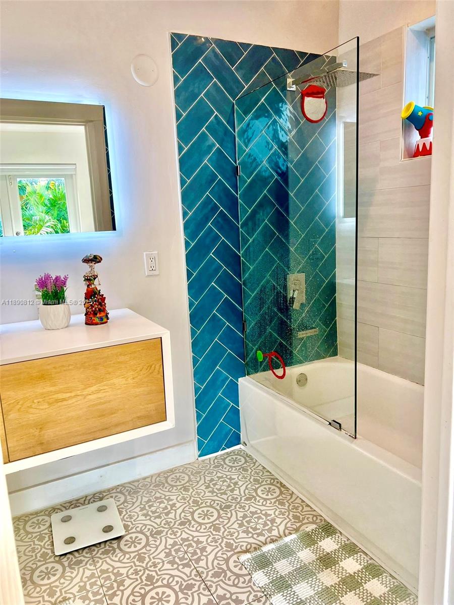 FLEEMAN GROVE - Residential Lease