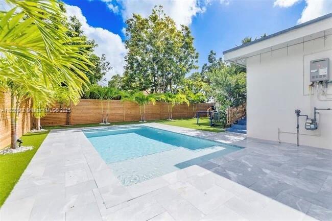 FLEEMAN GROVE - Residential Lease