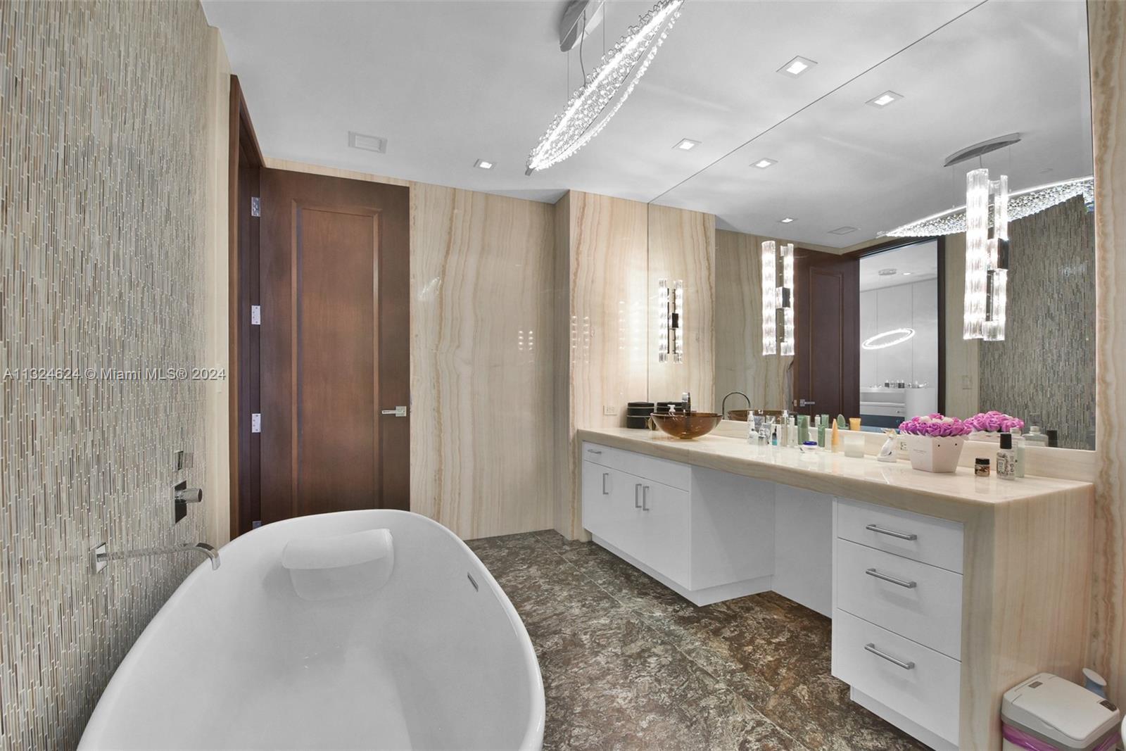 Mansions at Acqualina - Residential