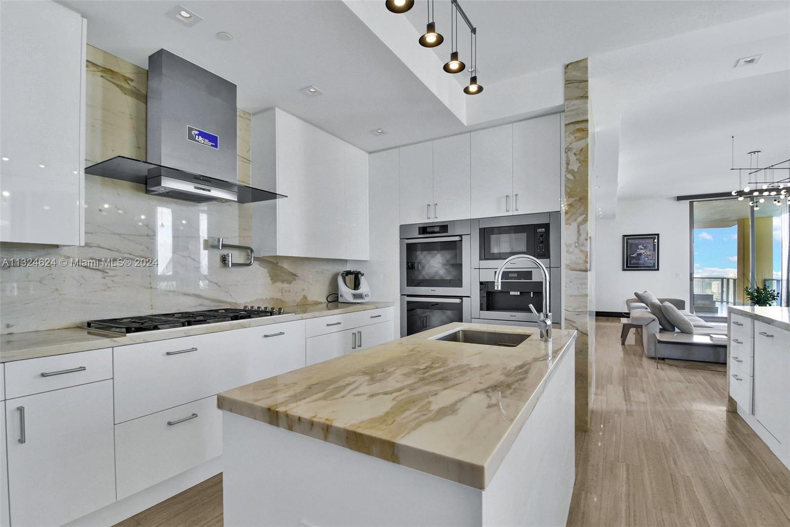 Mansions at Acqualina - Residential