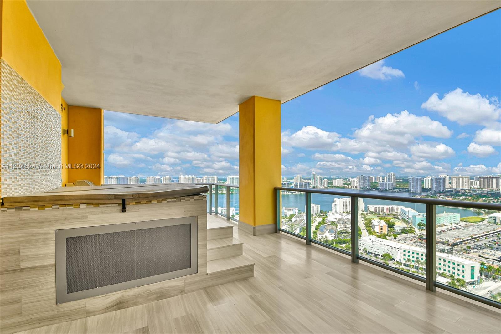 Mansions at Acqualina - Residential