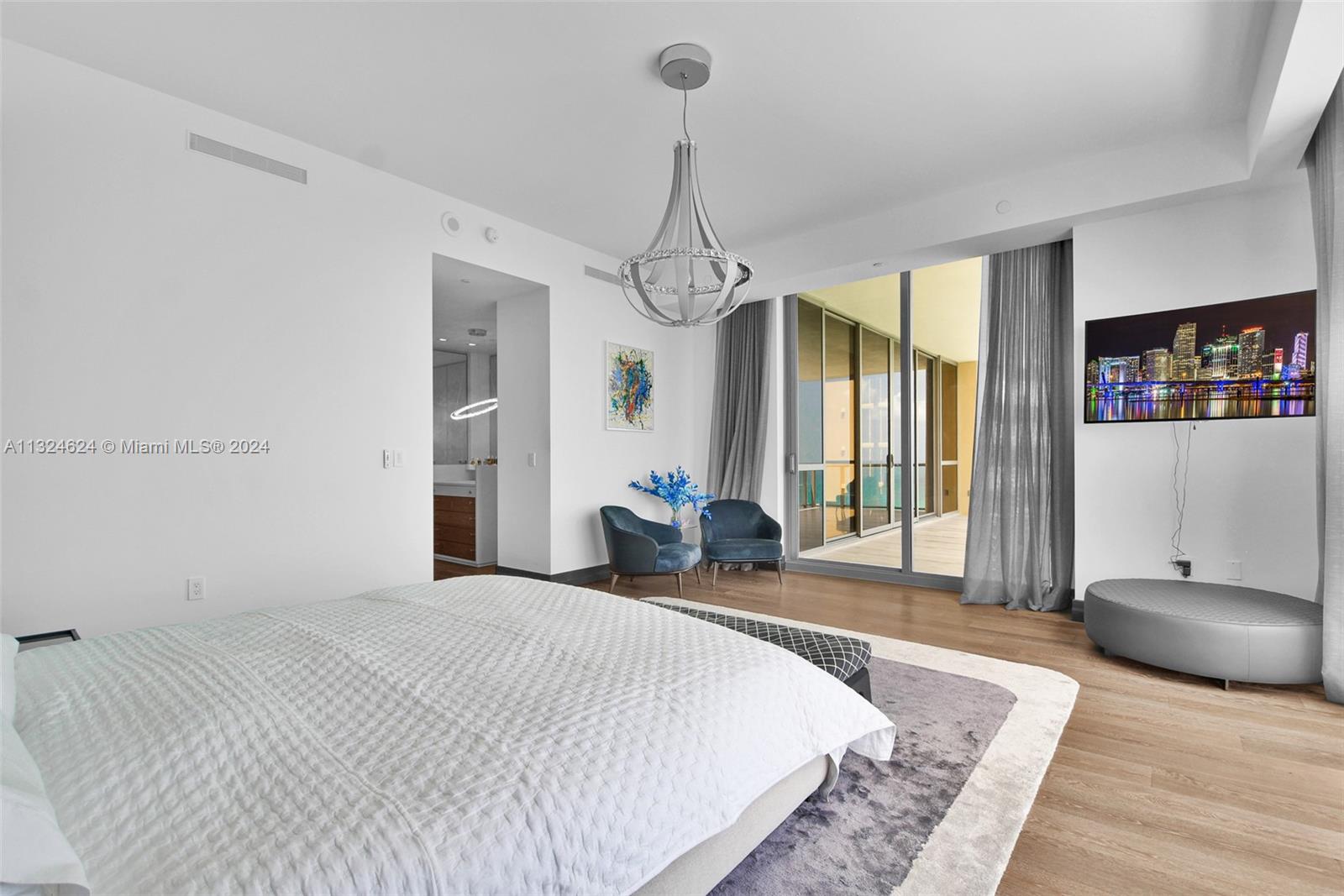 Mansions at Acqualina - Residential