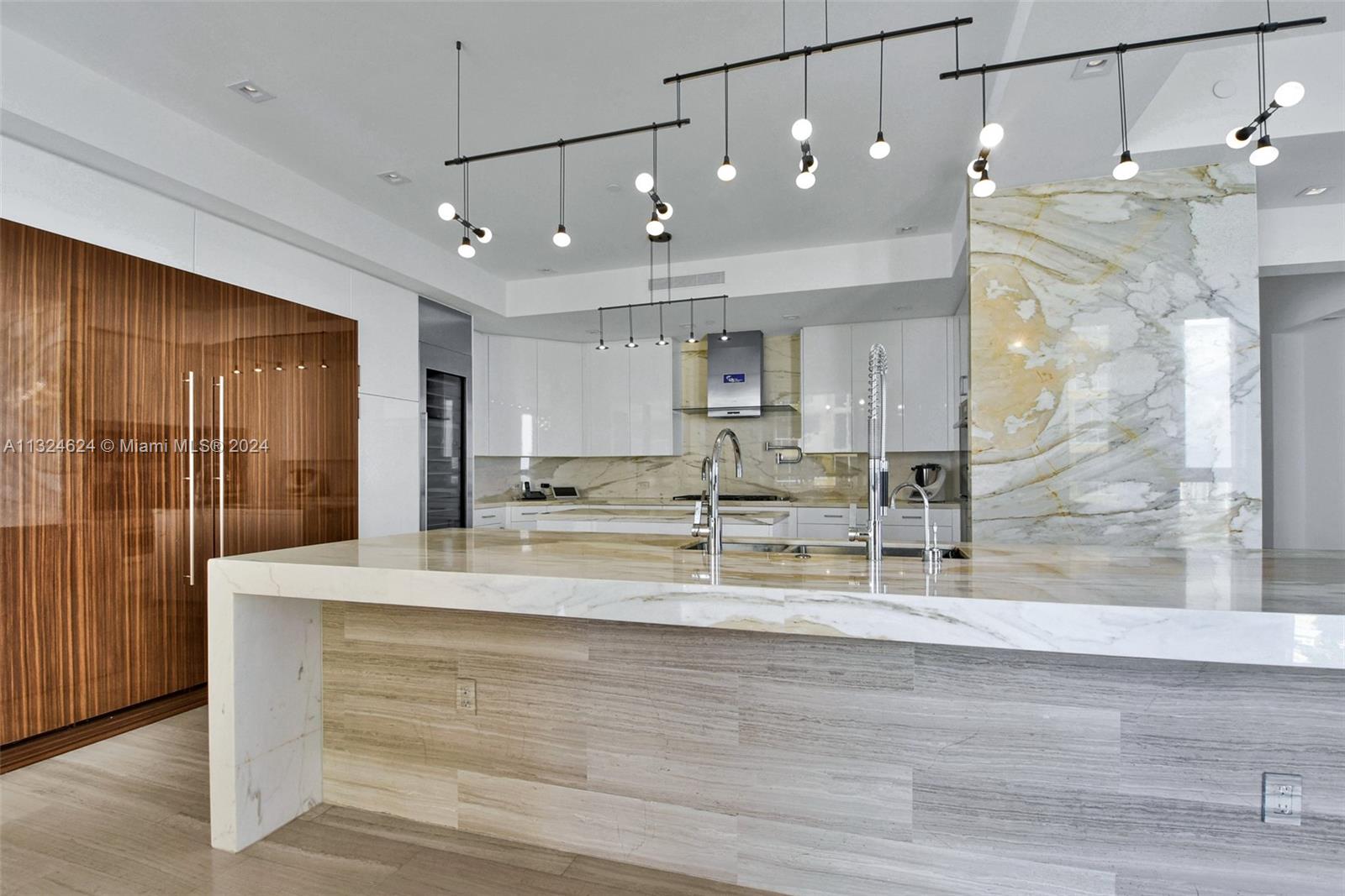 Mansions at Acqualina - Residential