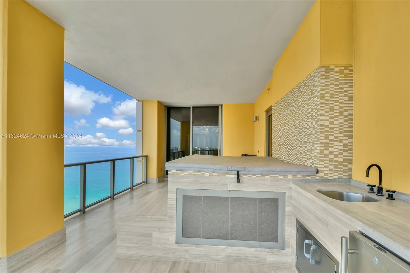 Mansions at Acqualina - Residential